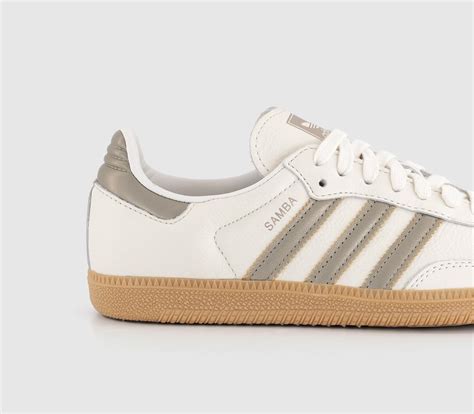 adidas witten gympen gouden strepen